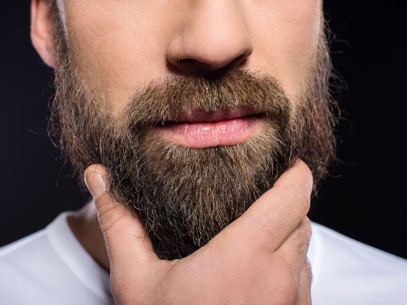 Come Curare la barba a casa? I consigli del barbiere.